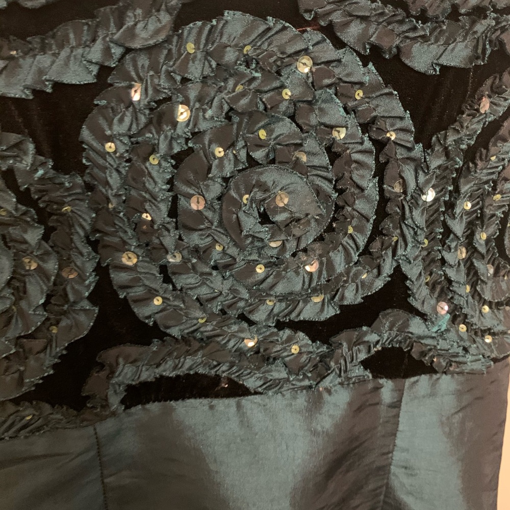 Isobella & Chloe dark green velvet & tafetta gown - Picture 2 of 4